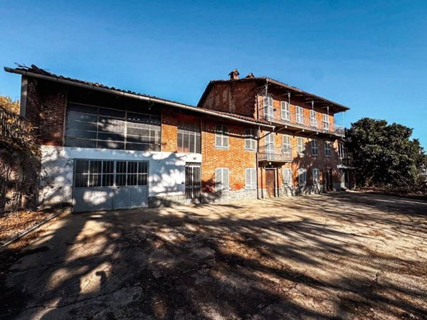 casa indipendente in vendita a Canale