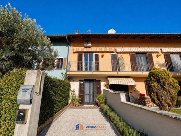 casa indipendente in vendita a Canale