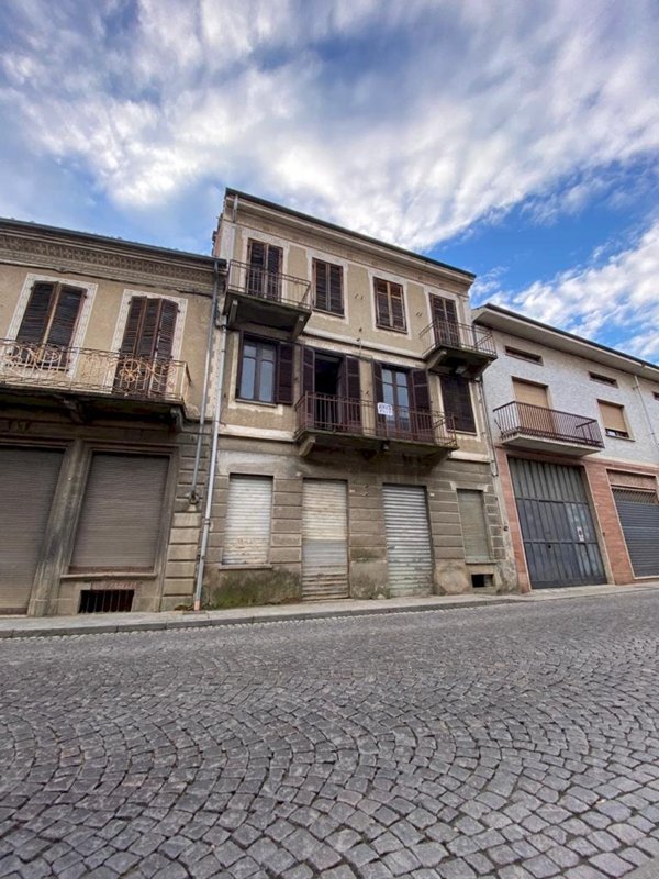 casa indipendente in vendita a Canale
