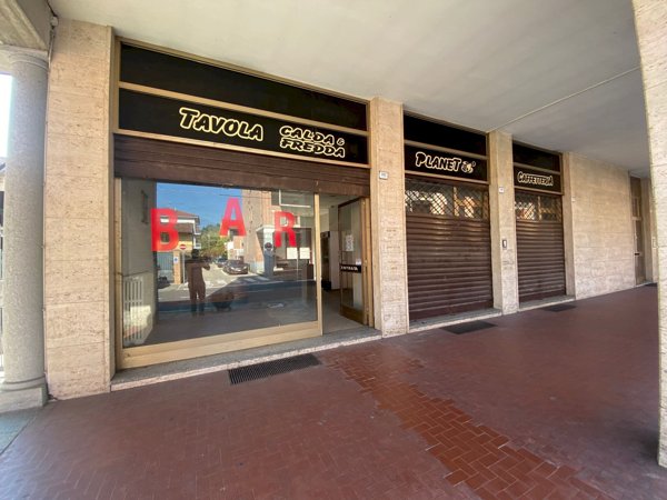locale commerciale in vendita a Canale