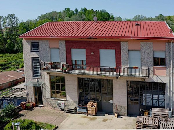 locale commerciale in vendita a Canale