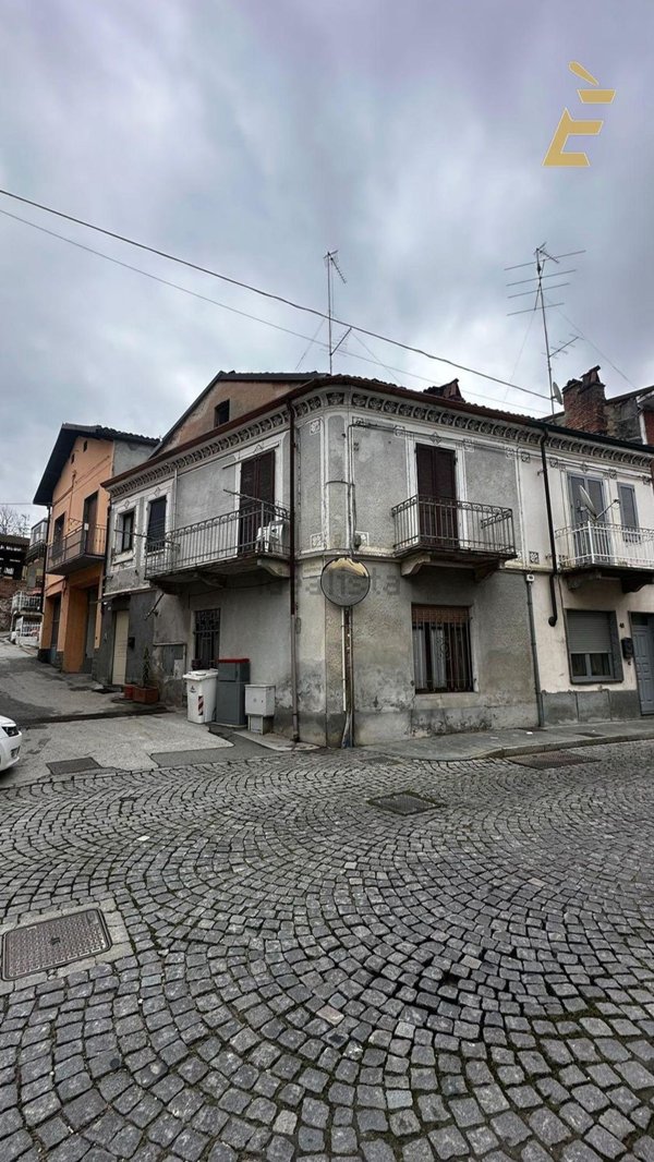 casa indipendente in vendita a Canale