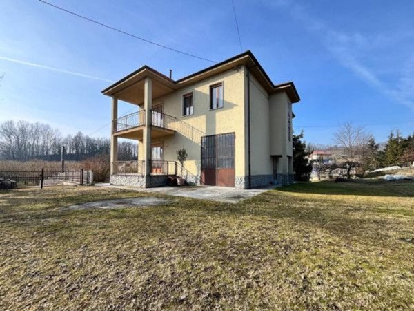 casa indipendente in vendita a Canale