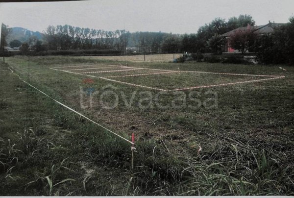 casa indipendente in vendita a Canale