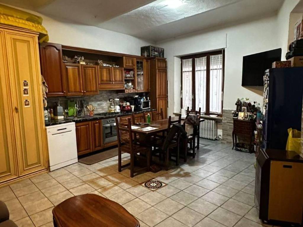 casa indipendente in vendita a Canale