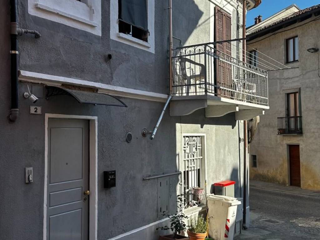 casa indipendente in vendita a Canale
