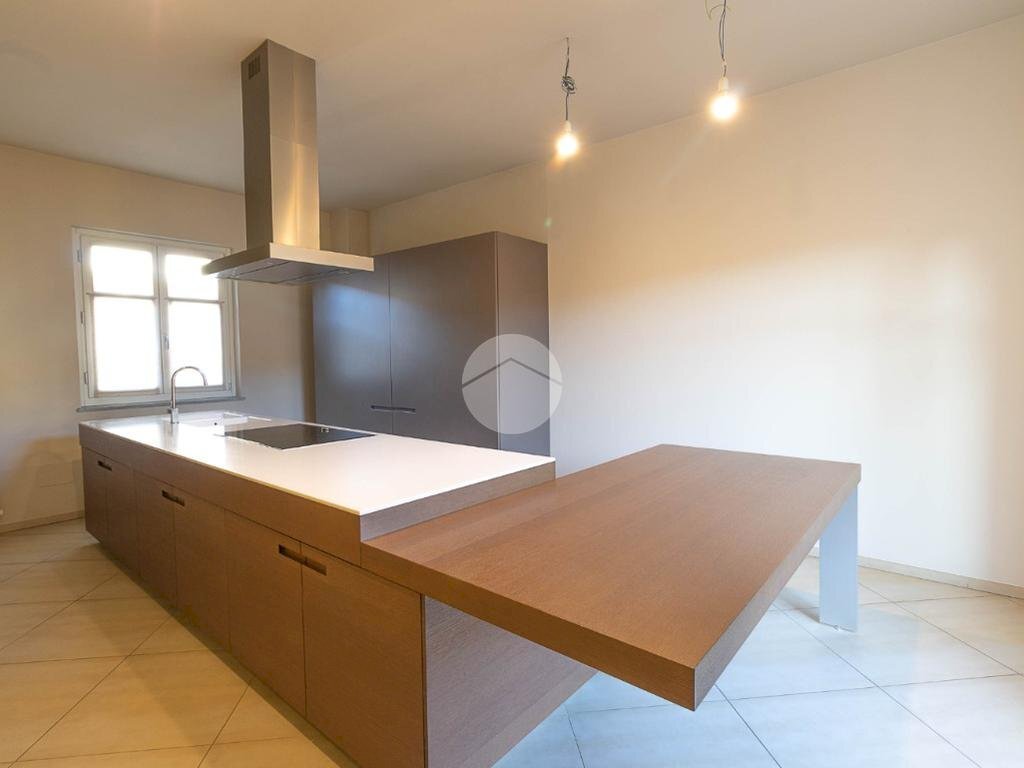 casa indipendente in vendita a Canale