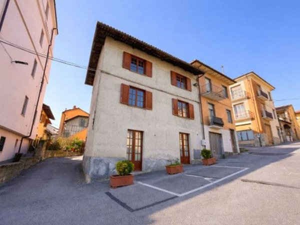 casa indipendente in vendita a Canale