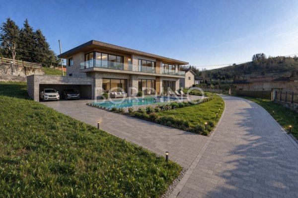 terreno edificabile in vendita a Canale