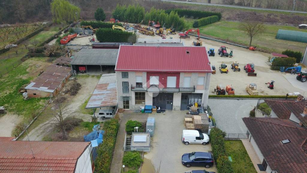 negozio in vendita a Canale