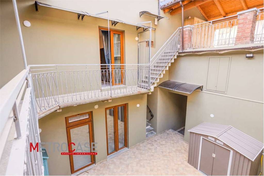 casa indipendente in vendita a Canale