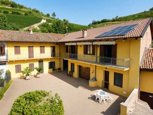 casa indipendente in vendita a Canale