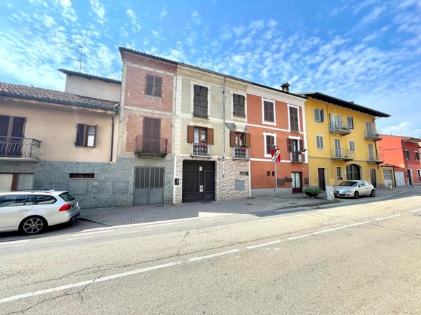 casa indipendente in vendita a Canale