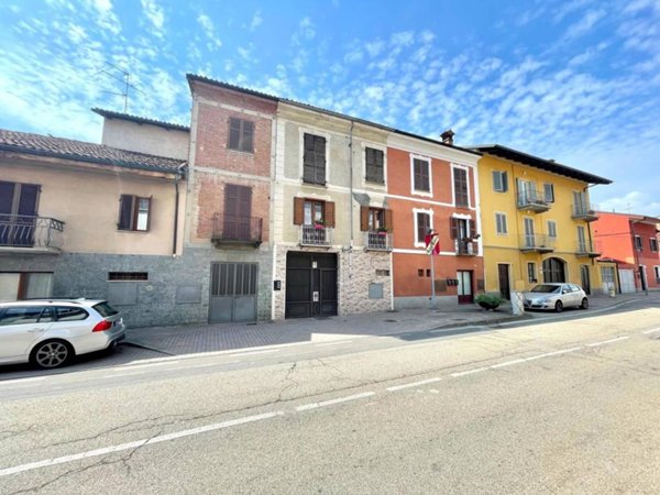 casa indipendente in vendita a Canale