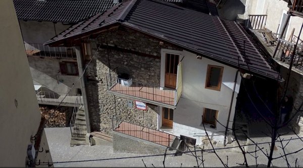 casa semindipendente in vendita a Canosio