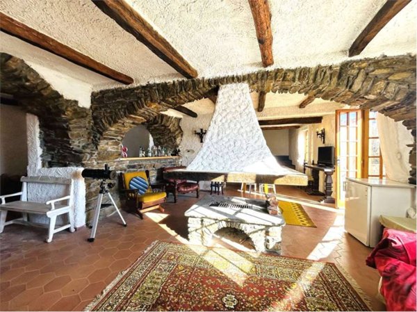 casa indipendente in vendita a Caprauna in zona Ruora