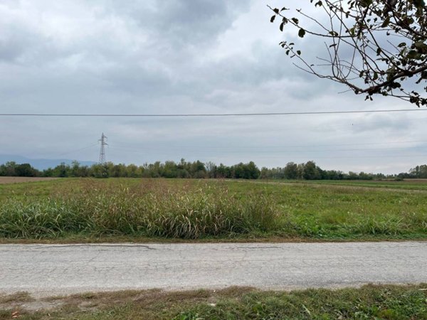 terreno agricolo in vendita a Caraglio