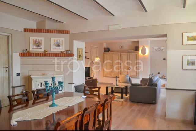 casa indipendente in vendita a Caraglio