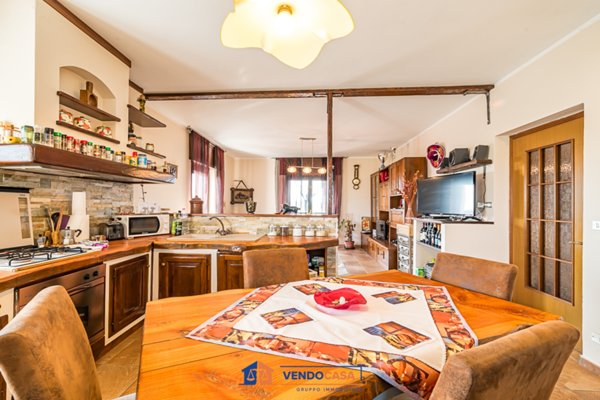 casa indipendente in vendita a Caraglio