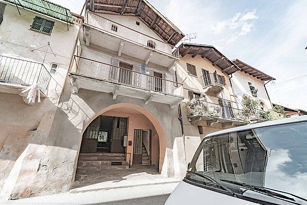 casa indipendente in vendita a Caraglio