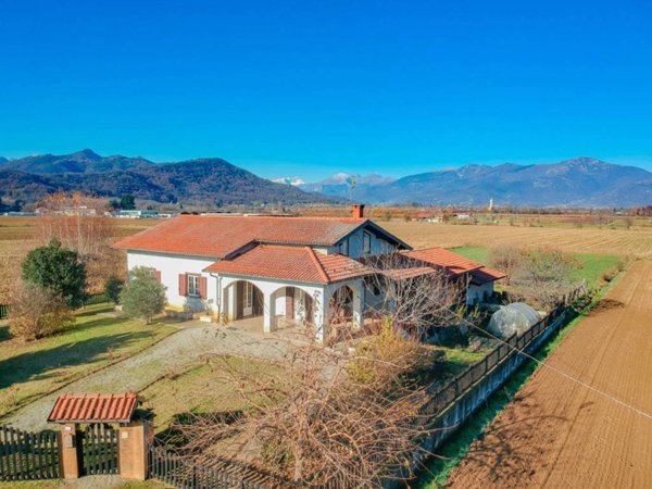 casa indipendente in vendita a Caraglio in zona Paschera San Defendente