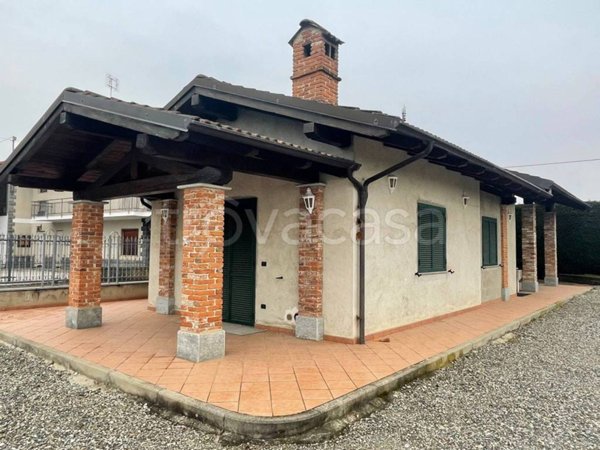 casa indipendente in vendita a Caraglio