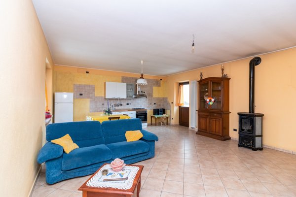 casa indipendente in vendita a Caraglio