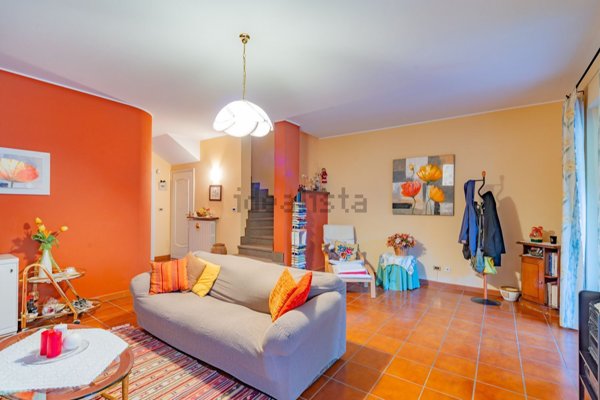 casa indipendente in vendita a Caraglio