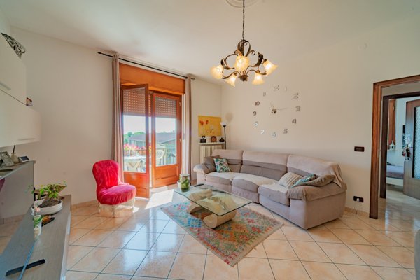 casa indipendente in vendita a Caraglio