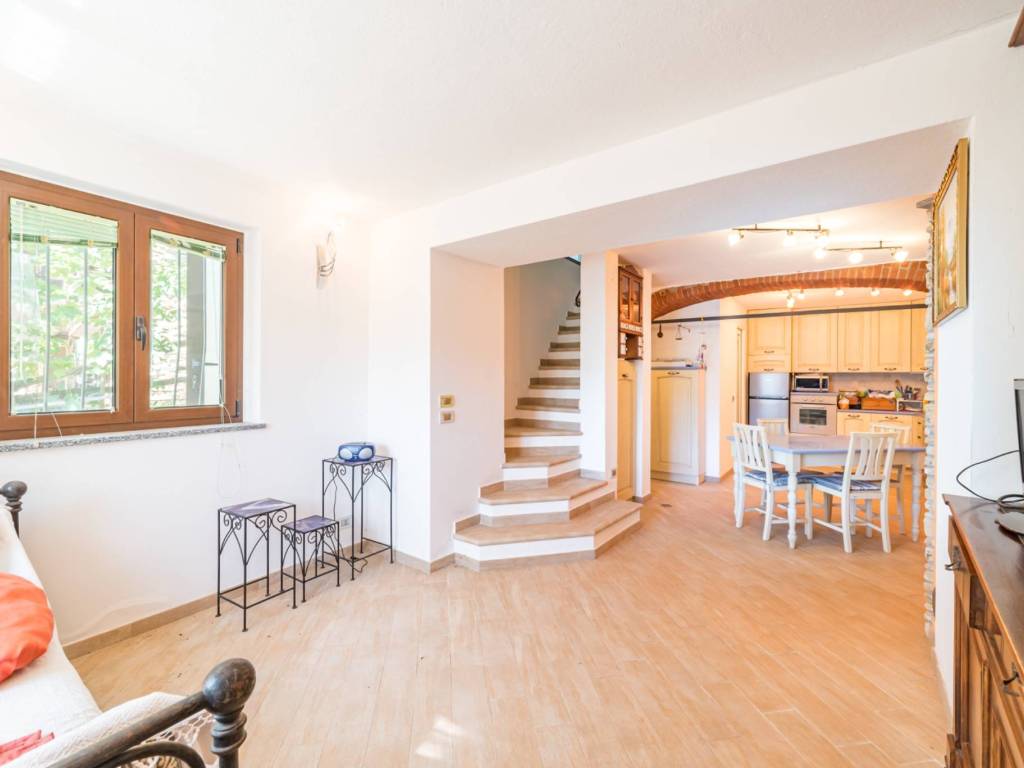casa indipendente in vendita a Caraglio