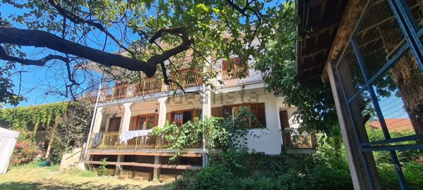 casa indipendente in vendita a Caraglio