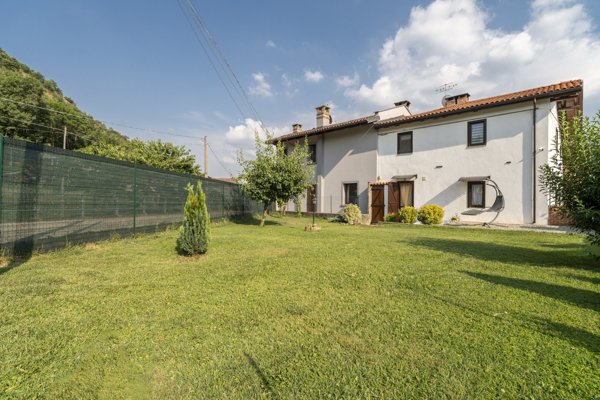 casa indipendente in vendita a Caraglio in zona Bottonasco