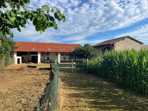 casale in vendita a Caraglio