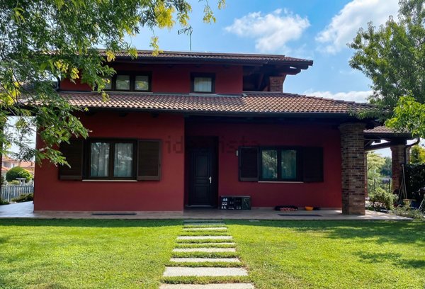 casa indipendente in vendita a Caraglio