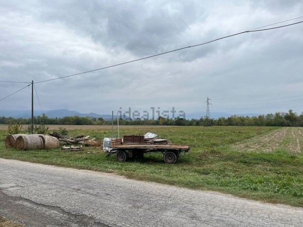 terreno edificabile in vendita a Caraglio