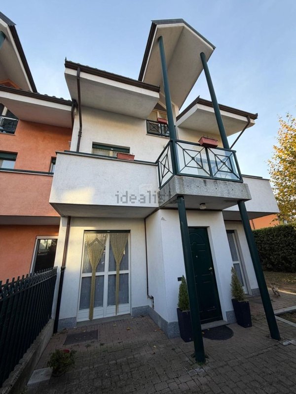 casa indipendente in vendita a Caraglio