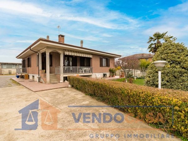 villa in vendita a Caraglio
