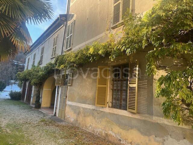 casa indipendente in vendita a Caraglio