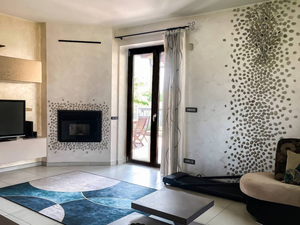 casa indipendente in vendita a Caraglio