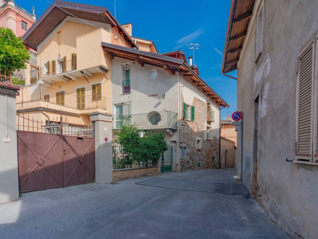 casa indipendente in vendita a Caraglio