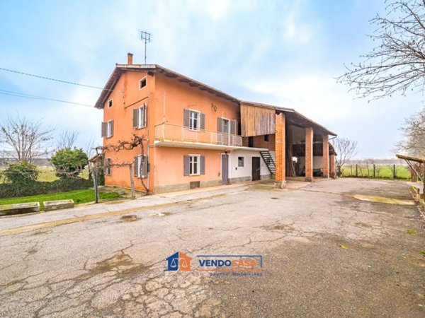 casa indipendente in vendita a Caraglio in zona Paschera San Defendente