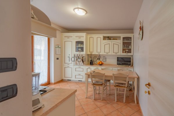 casa indipendente in vendita a Caraglio