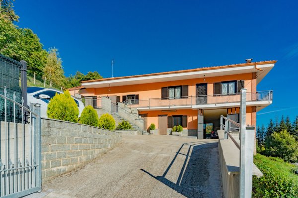 casa indipendente in vendita a Caraglio