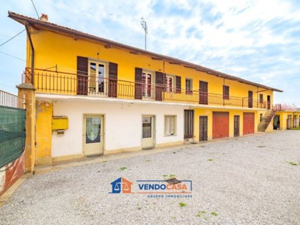 casa indipendente in vendita a Caraglio