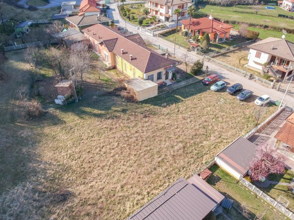casa indipendente in vendita a Caraglio