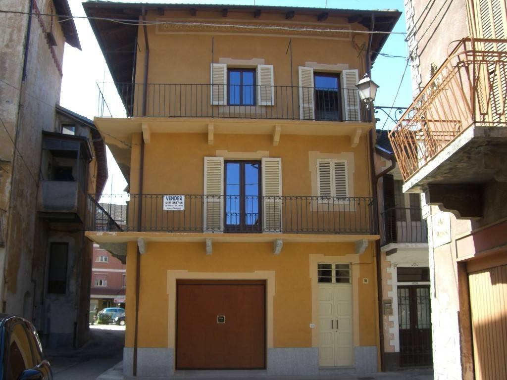 casa indipendente in vendita a Caraglio