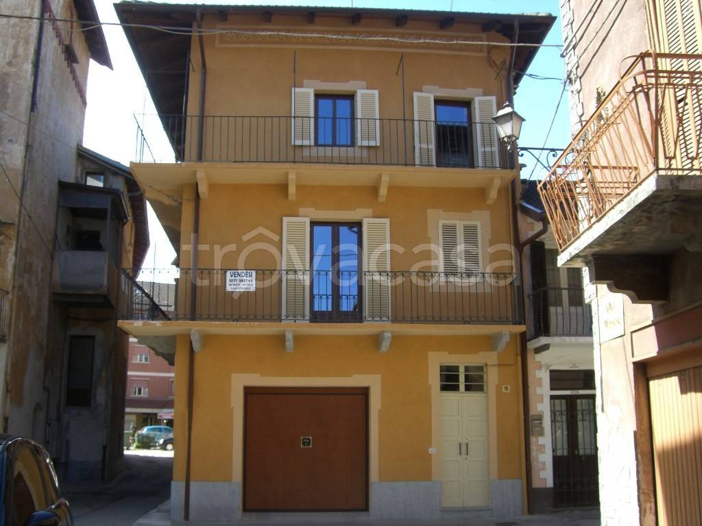 casa indipendente in vendita a Caraglio