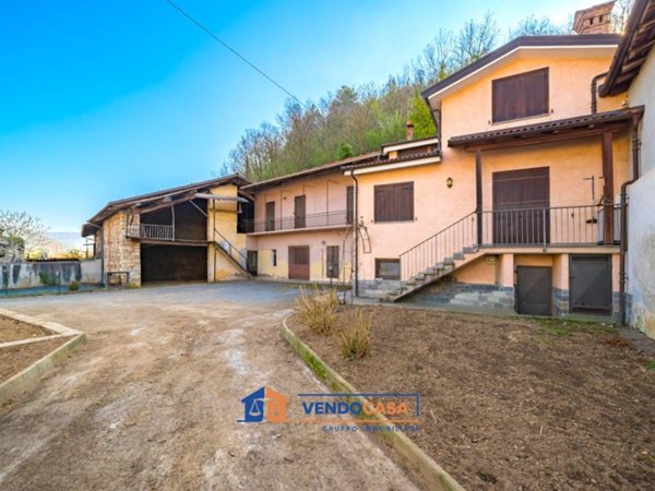 casa indipendente in vendita a Caraglio