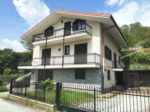 casa indipendente in vendita a Caraglio
