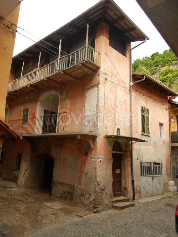 locale di sgombero in vendita a Caraglio